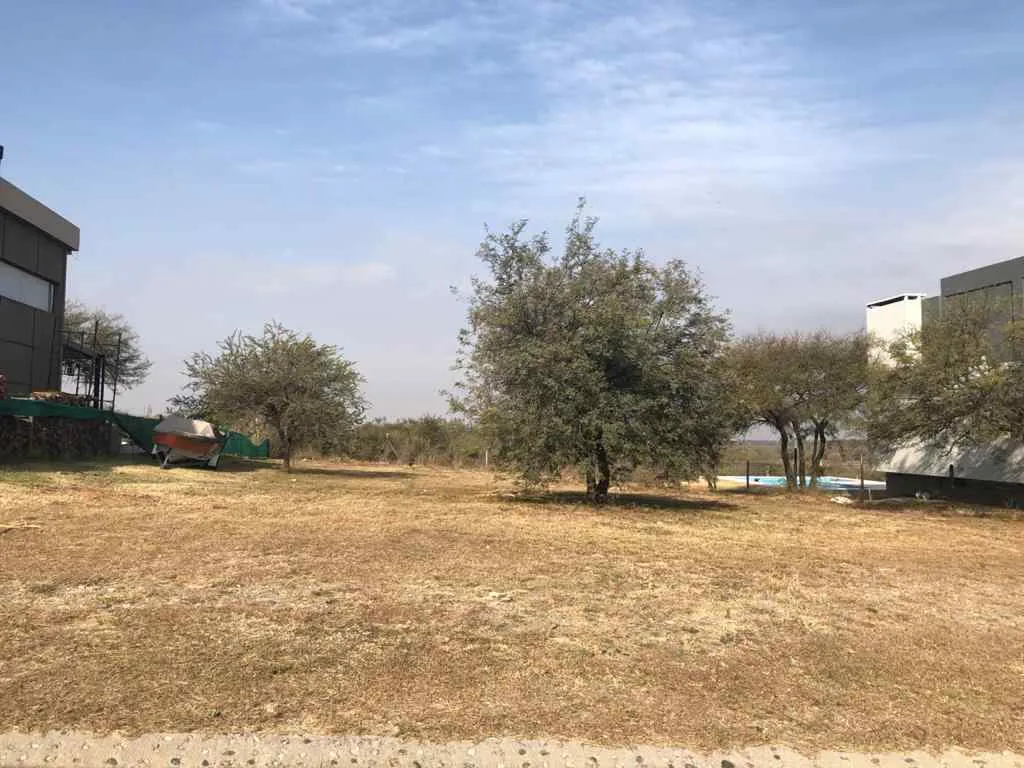 Lote en venta de 1250m2 en country La Arbolada Hollywood