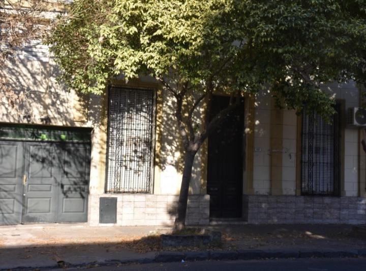 Casa · 320m² · 7 Ambientes · 1 Cochera