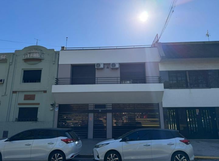 Casa · 367m² · 5 Dormitorios · 3 Cocheras