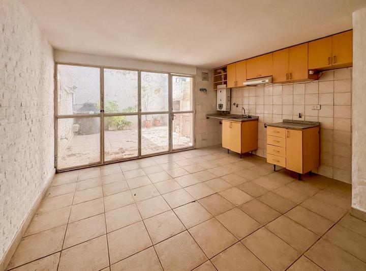 Casa · 83m² · 4 Ambientes · 1 Cochera