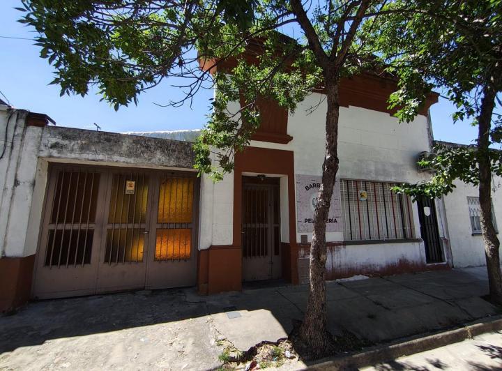 Casa · 143m² · 10 Ambientes · 3 Cocheras