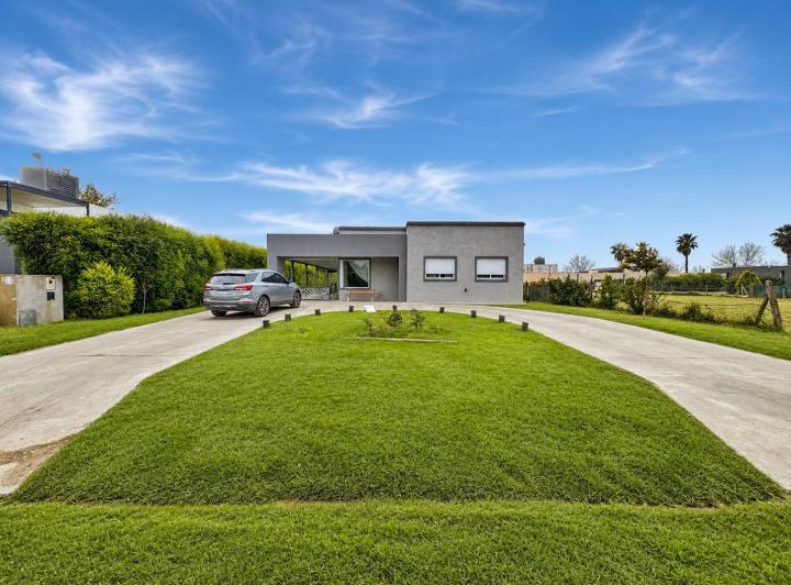 Casa · 130m² · 5 Ambientes · 3 Cocheras