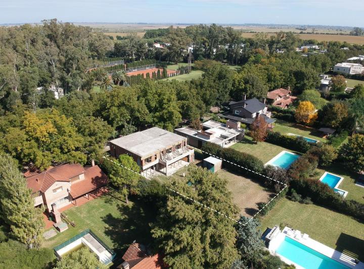 Casa · 5 Dormitorios