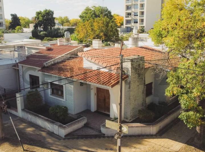 Casa · 126m² · 7 Ambientes · 1 Cochera