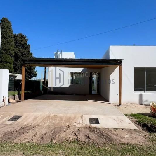 Casa · 129m² · 5 Ambientes · 2 Cocheras