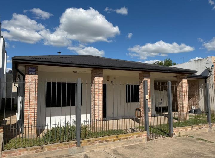 Casa · 80m² · 4 Ambientes · 1 Cochera