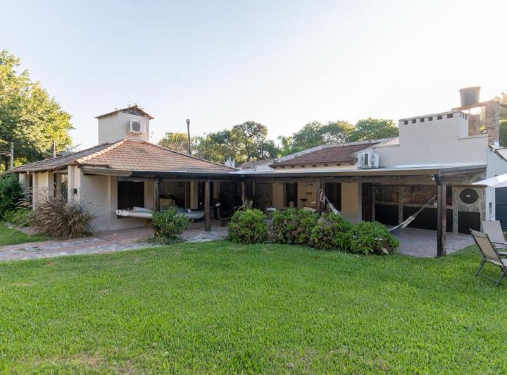 Casa · 138m² · 3 Dormitorios · 3 Cocheras