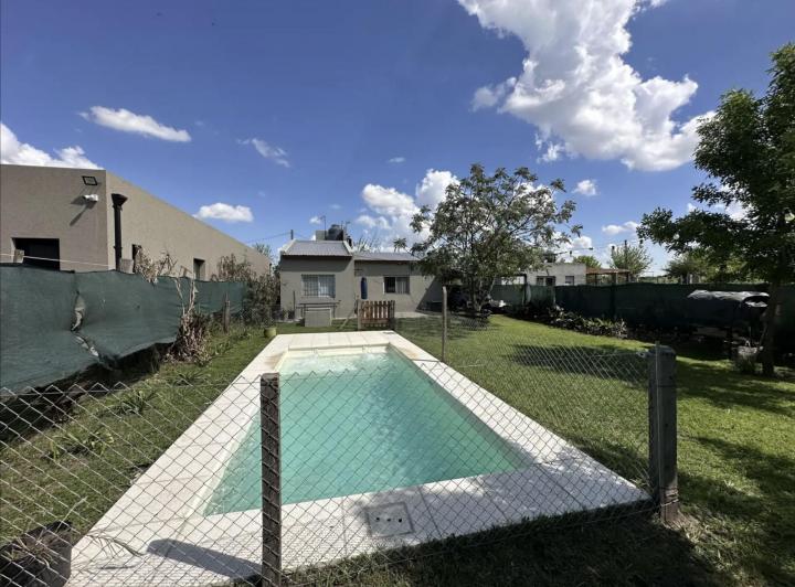 Casa · 77m² · 3 Ambientes · 2 Cocheras