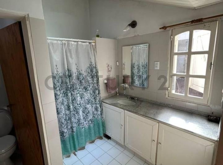 Casa · 140m² · 6 Ambientes · 1 Cochera