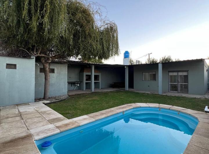 Casa · 77m² · 2 Dormitorios · 1 Cochera