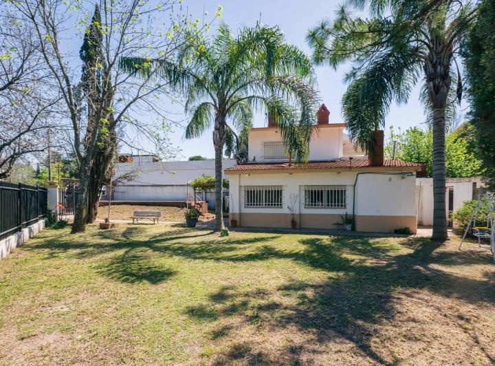 Casa · 120m² · 7 Ambientes · 2 Cocheras