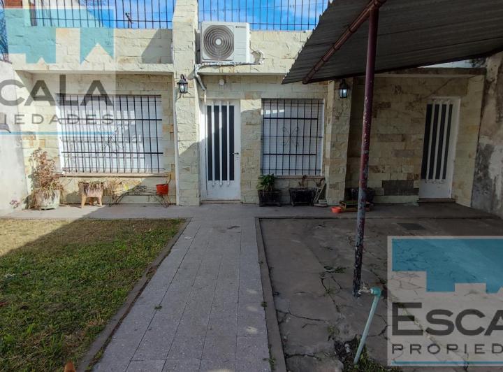 Casa · 90m² · 5 Ambientes · 2 Cocheras