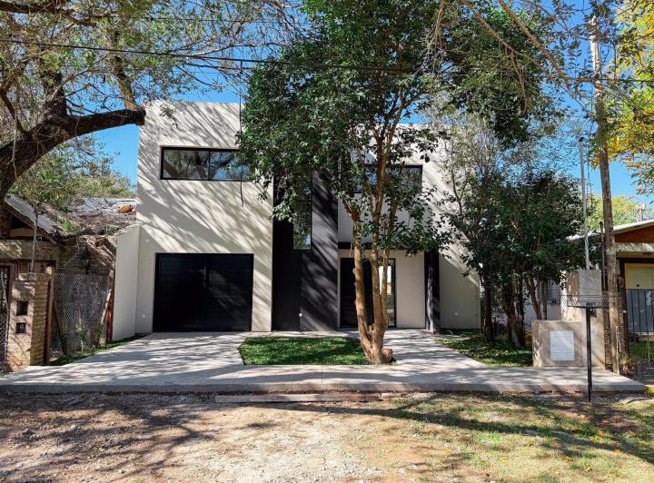Casa · 144m² · 5 Ambientes · 1 Cochera