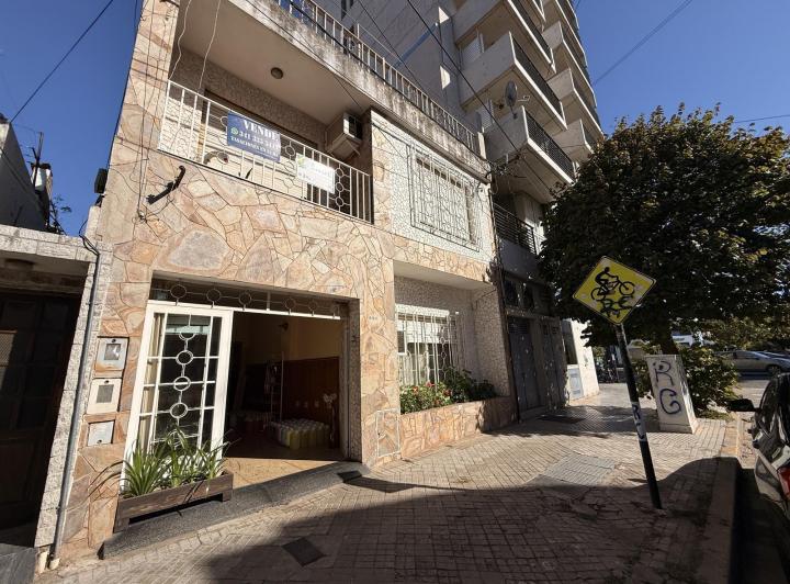 Casa · 151m² · 7 Ambientes · 1 Cochera