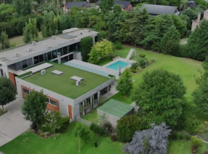 Casa · 611m² · 7 Ambientes · 4 Cocheras