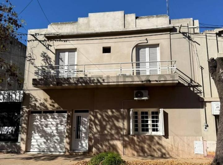 Casa · 280m² · 10 Ambientes · 1 Cochera