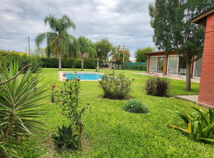 Casa · 155m² · 4 Ambientes · 4 Cocheras