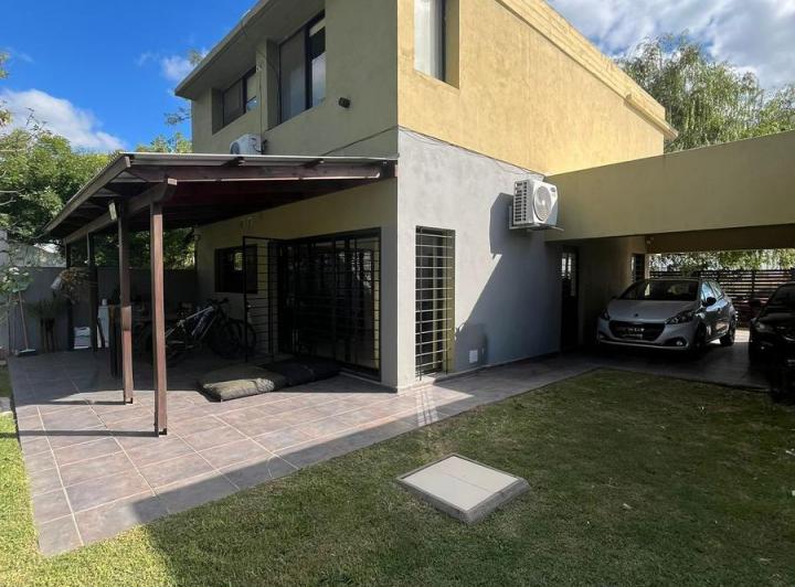 Casa · 149m² · 5 Ambientes · 4 Cocheras