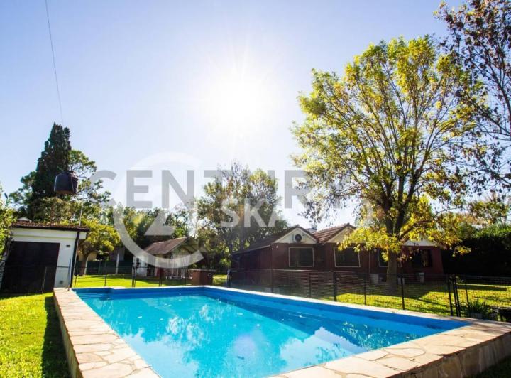 Casa · 184m² · 4 Ambientes · 3 Cocheras