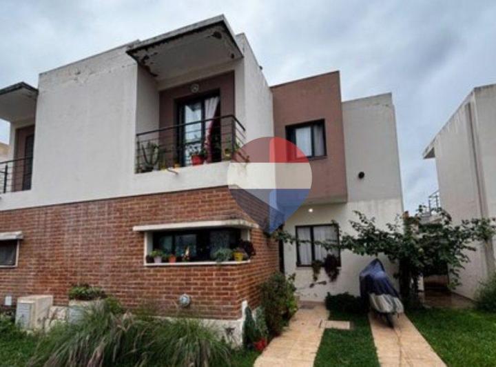 Casa · 107m² · 5 Ambientes · 1 Cochera