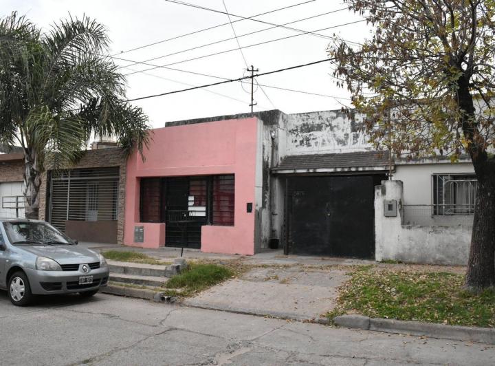Casa · 87m² · 6 Ambientes · 1 Cochera