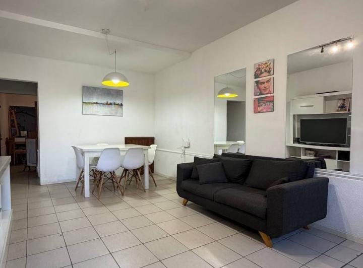Casa · 81m² · 2 Dormitorios