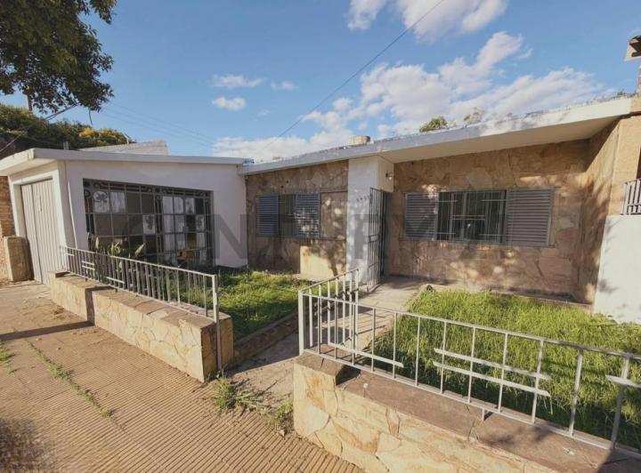 Casa · 120m² · 4 Ambientes · 2 Cocheras