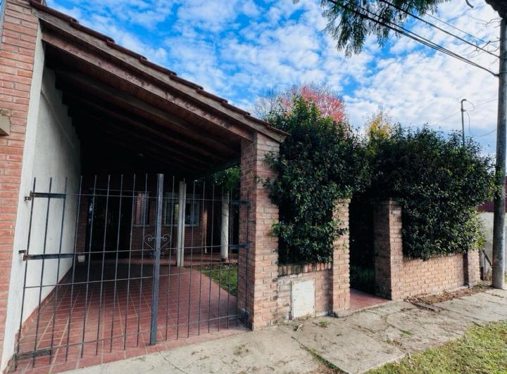 Casa · 400m² · 2 Dormitorios · 1 Cochera
