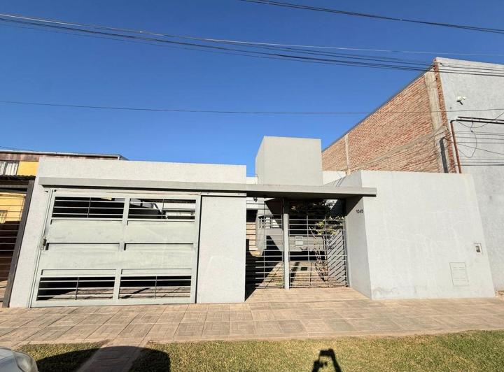 Casa · 96m² · 4 Ambientes · 1 Cochera