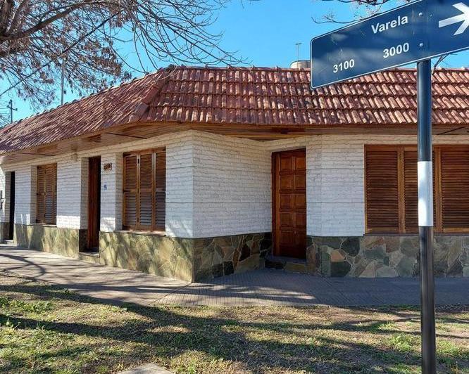 Casa · 99m² · 3 Ambientes · 2 Cocheras