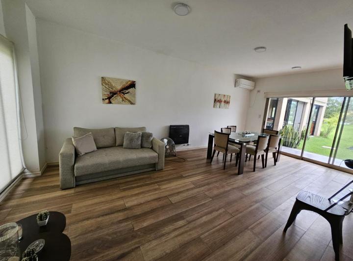 Casa · 110m² · 4 Ambientes · 1 Cochera