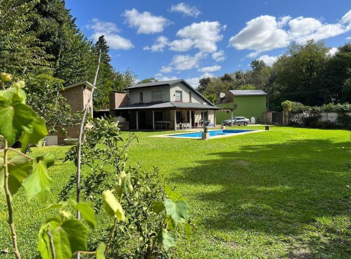 Casa · 270m² · 7 Ambientes