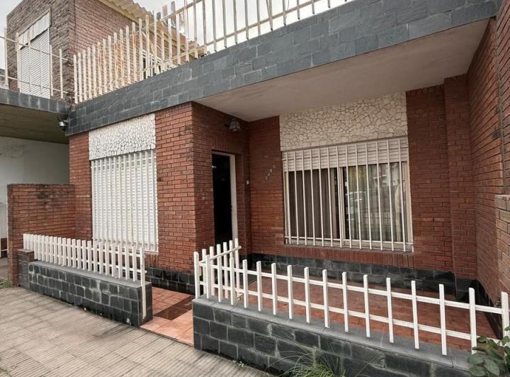 Casa · 178m² · 6 Ambientes · 1 Cochera