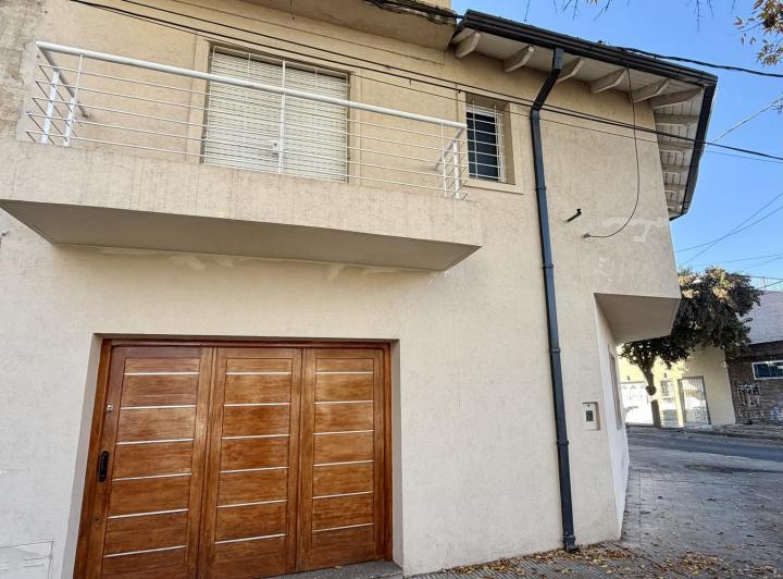 Casa · 99m² · 4 Ambientes · 1 Cochera