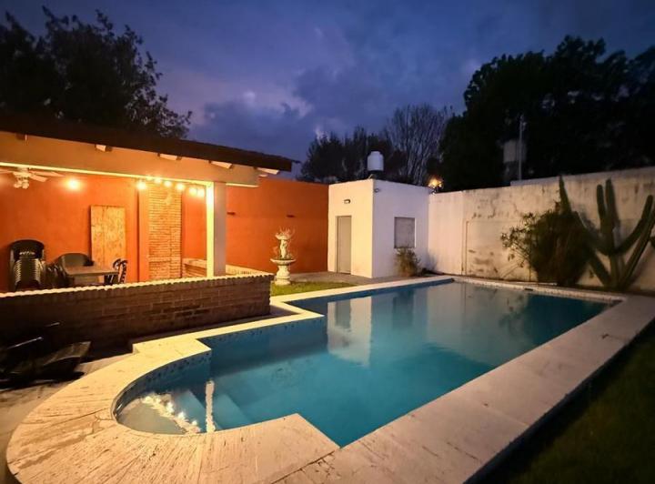 Casa · 249m² · 4 Ambientes · 2 Cocheras