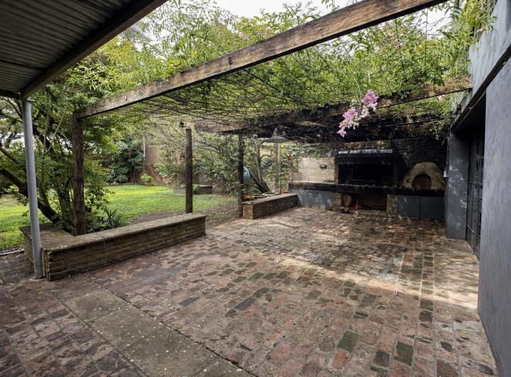 Casa · 261m² · 5 Ambientes · 2 Cocheras