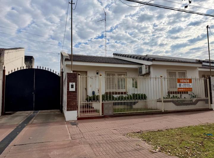 Casa · 822m² · 5 Ambientes · 1 Cochera