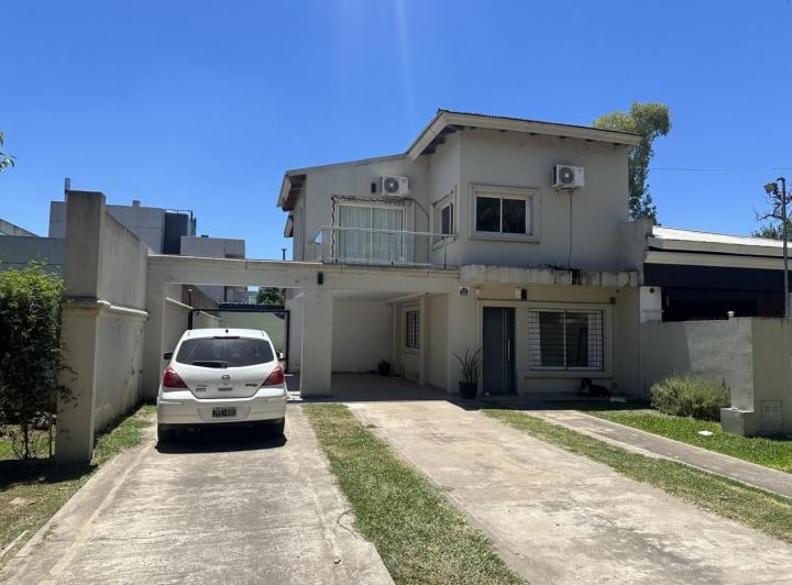 Casa · 146m² · 4 Ambientes · 1 Cochera