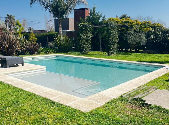 Casa · 80m² · 4 Ambientes · 2 Cocheras