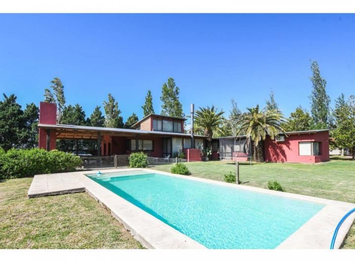 Casa · 360m² · 7 Ambientes · 2 Cocheras