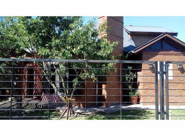 Casa · 160m² · 3 Ambientes · 1 Cochera