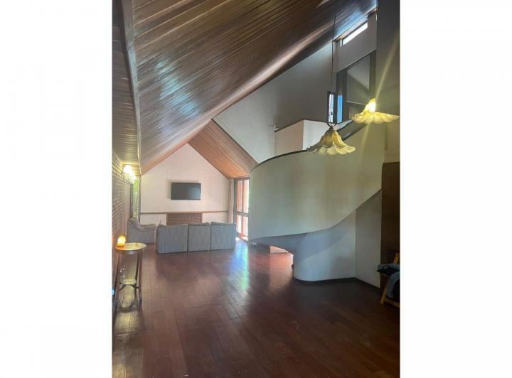 Casa · 336m² · 4 Ambientes · 2 Cocheras