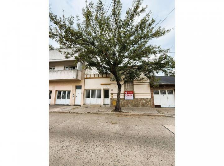 Casa · 127m² · 7 Ambientes · 1 Cochera