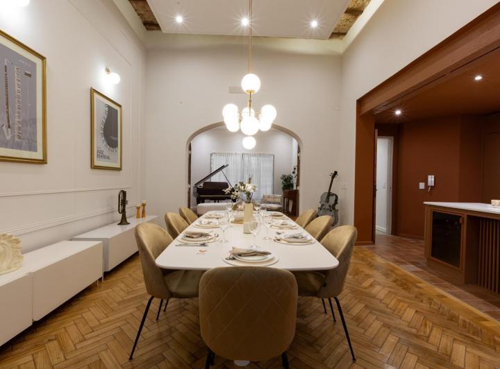 Casa · 225m² · 7 Ambientes · 1 Cochera