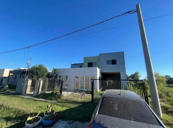 Casa · 160m² · 2 Dormitorios · 1 Cochera