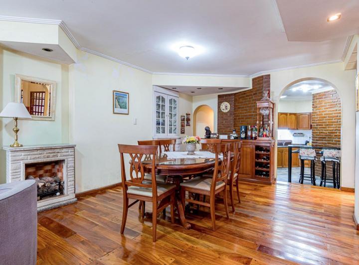 Casa · 150m² · 7 Ambientes · 1 Cochera