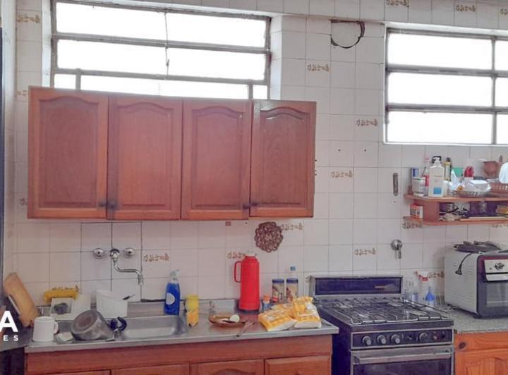 Casa · 162m² · 6 Ambientes · 2 Cocheras