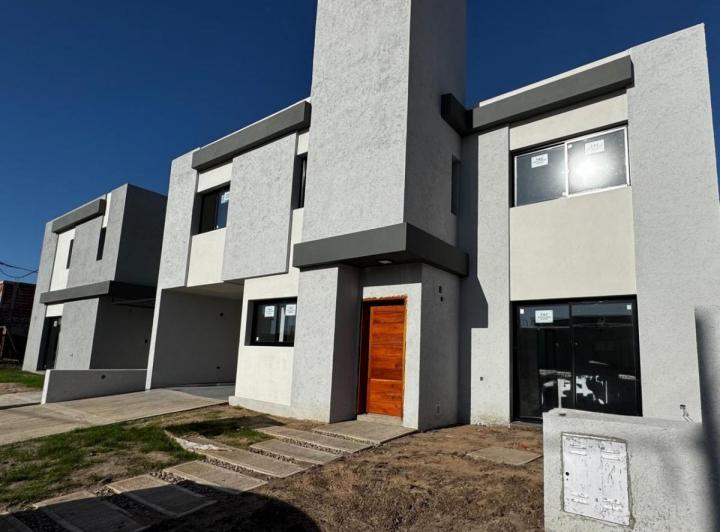 Casa · 160m² · 4 Ambientes · 1 Cochera