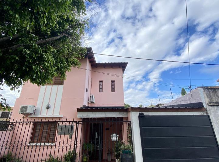 Casa · 180m² · 7 Ambientes · 2 Cocheras
