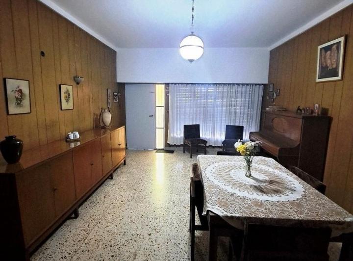 Casa · 213m² · 3 Dormitorios · 1 Cochera